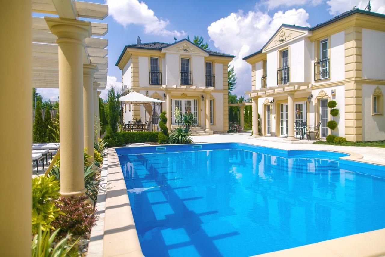 Luxury-villas